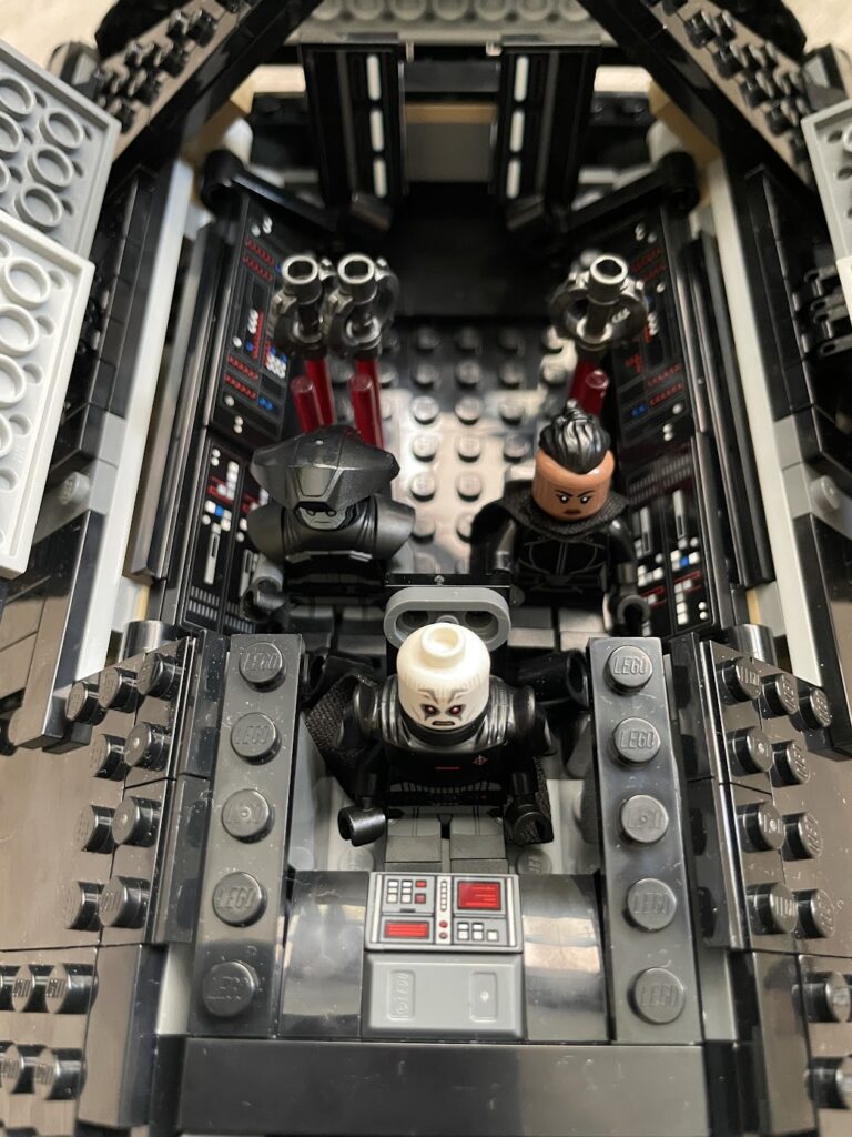 Interior del transporte inquisitorial de LEGO Star Wars