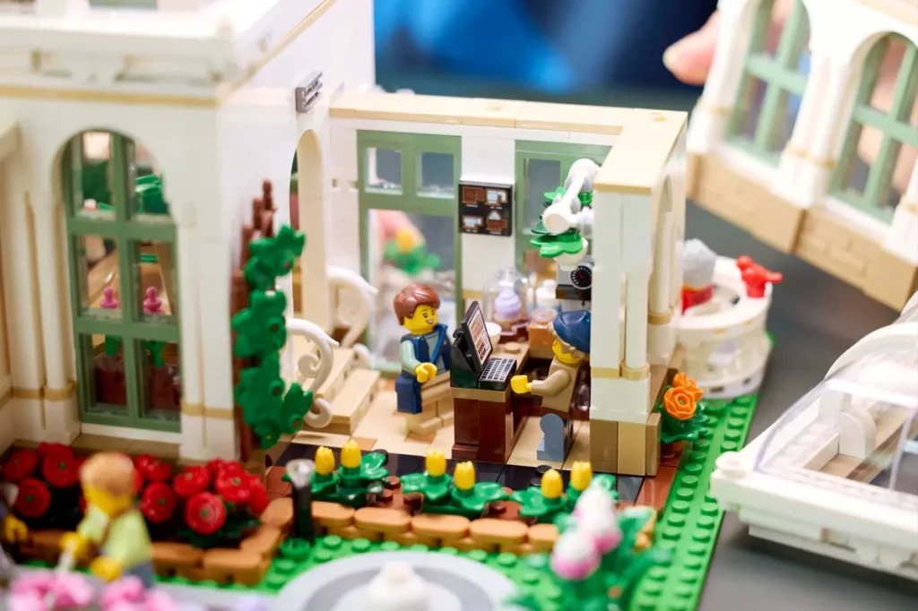 21353 Nuevo Jardín Botánico de LEGO IDEAS cafetería