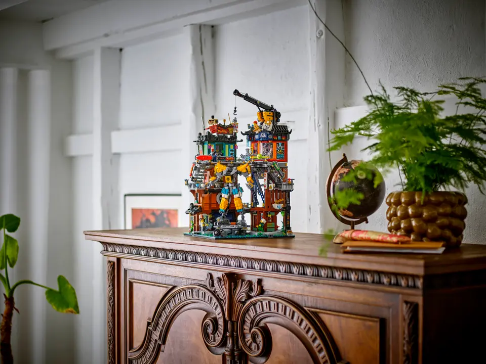 71837 Talleres de la Ciudad de Ninjago exhibición 1