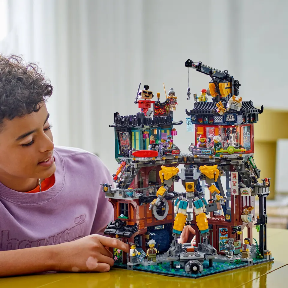 71837 Talleres de la Ciudad de Ninjago juguete